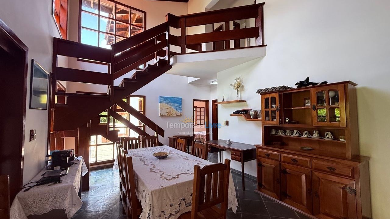 Casa para aluguel de temporada em São Sebastião (Praia da Baleia)