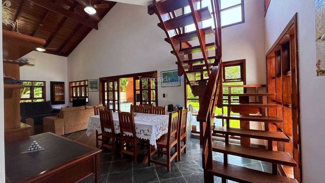 Casa para aluguel de temporada em São Sebastião (Praia da Baleia)