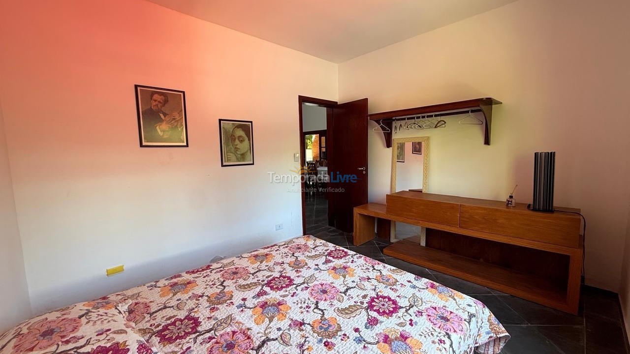 Casa para aluguel de temporada em São Sebastião (Praia da Baleia)