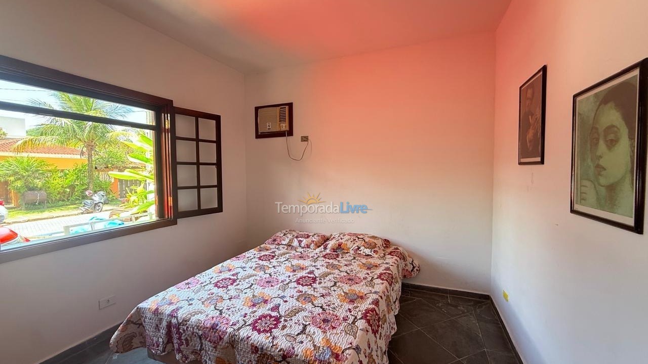 Casa para aluguel de temporada em São Sebastião (Praia da Baleia)