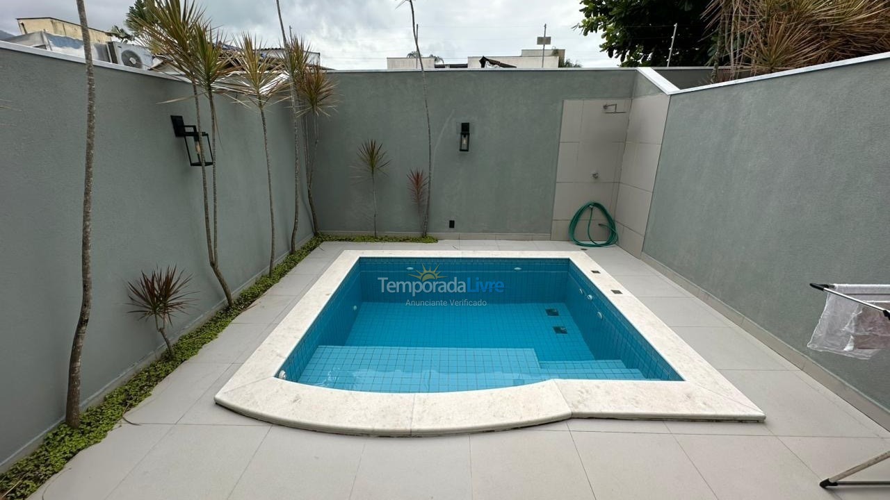 Casa para aluguel de temporada em São Sebastião (Praia da Baleia)