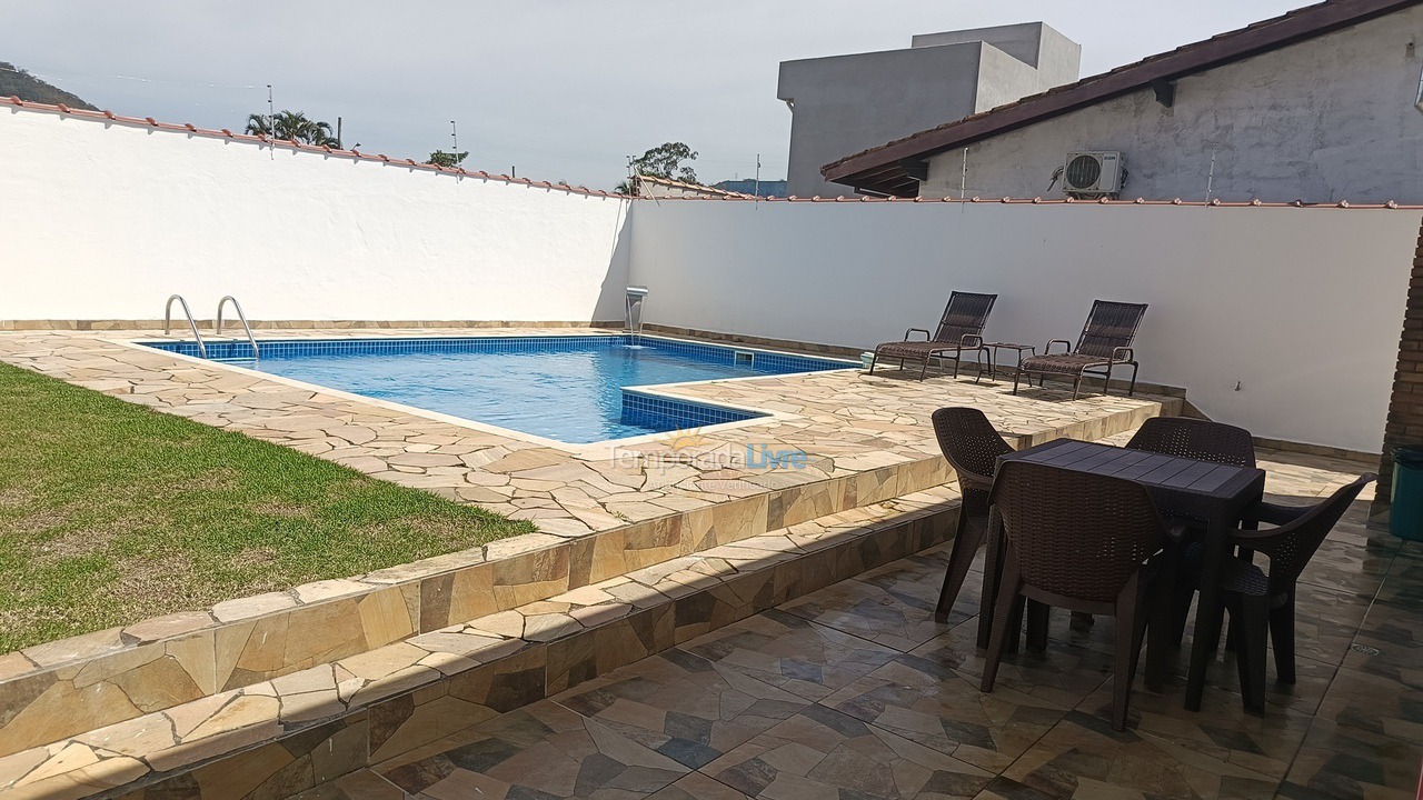 Casa para alquiler de vacaciones em Ubatuba (Maranduba)