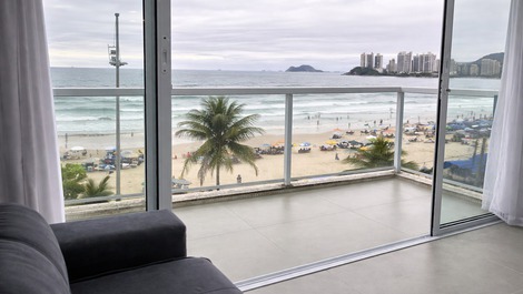 Vista do sofá da sala tv 