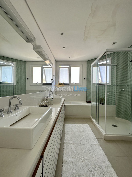 House for vacation rental in São Sebastião (Praia da Baleia)