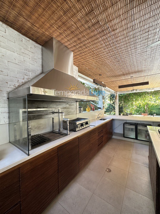 House for vacation rental in São Sebastião (Praia da Baleia)