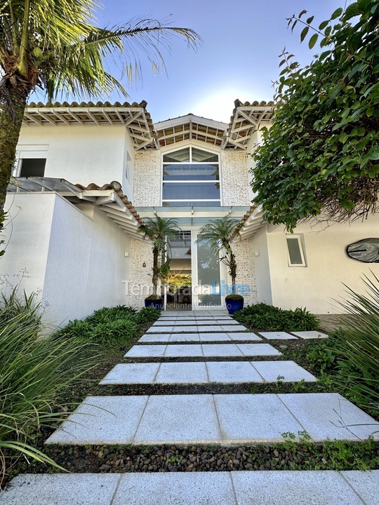 House for vacation rental in São Sebastião (Praia da Baleia)