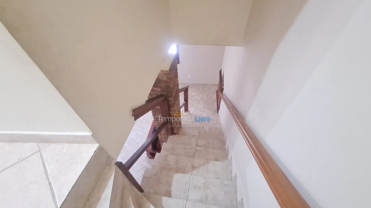 Casa para aluguel de temporada em Caraguatatuba (Massaguaçu)