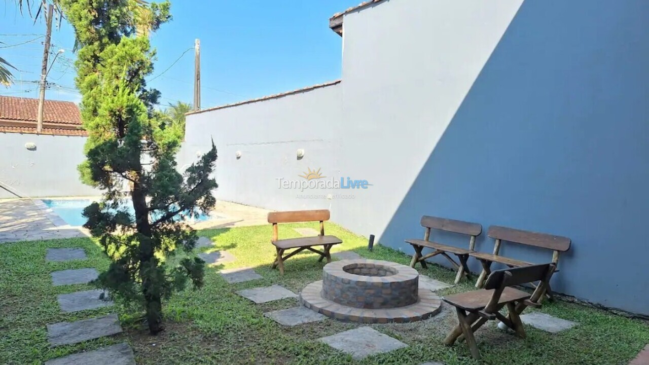 Casa para aluguel de temporada em Caraguatatuba (Massaguaçu)