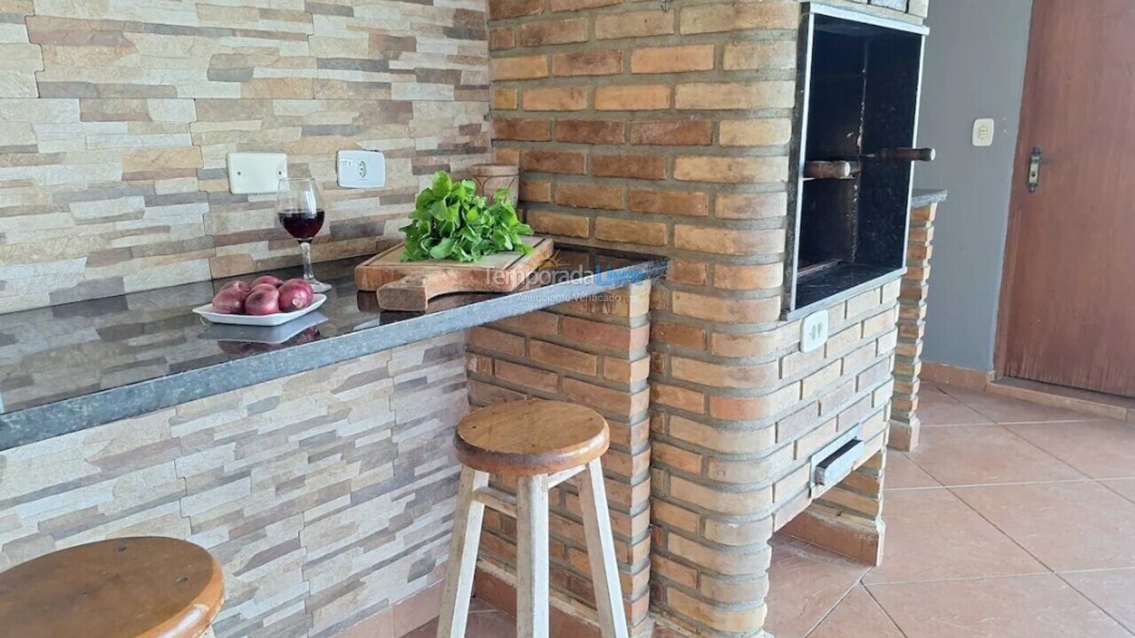 Casa para aluguel de temporada em Caraguatatuba (Massaguaçu)