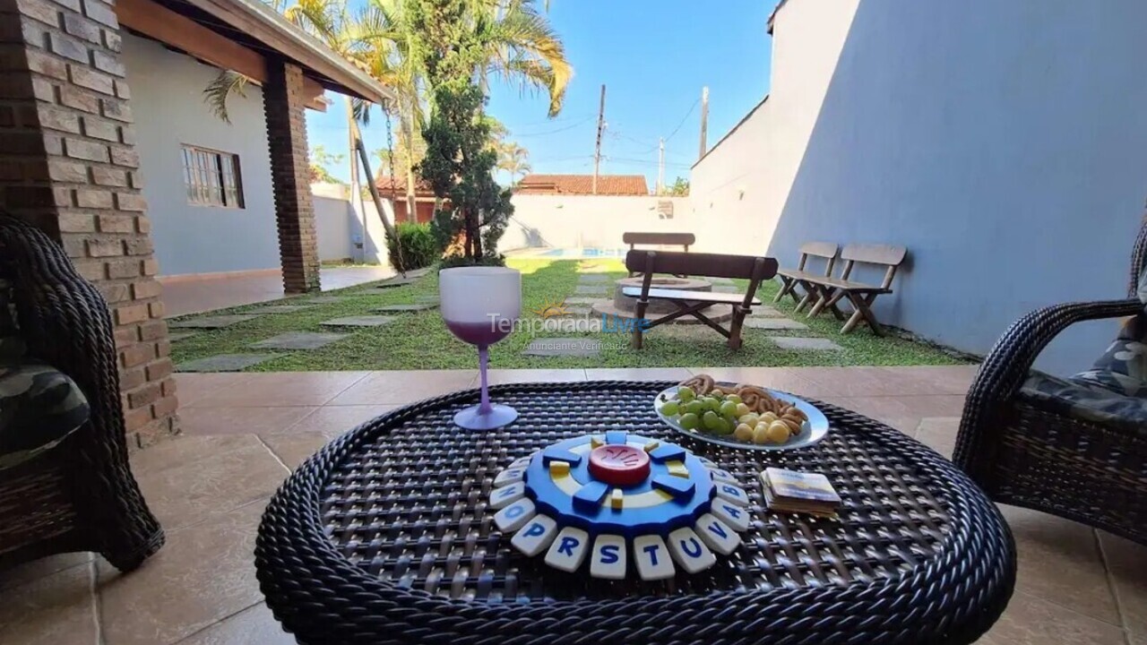 Casa para aluguel de temporada em Caraguatatuba (Massaguaçu)