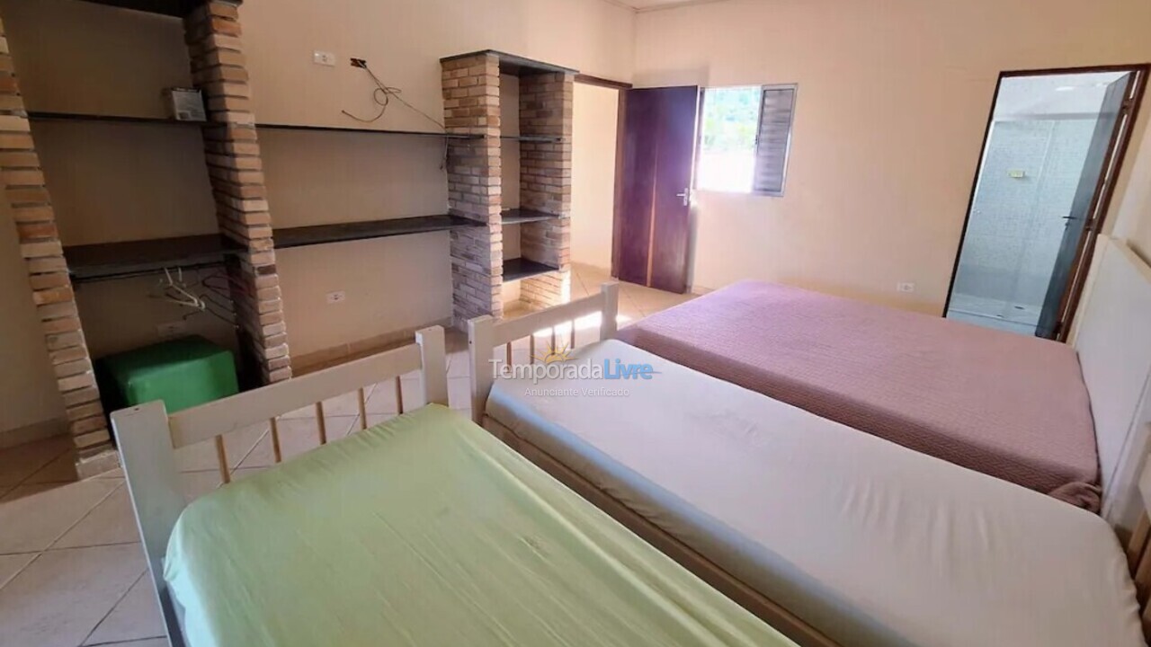 Casa para aluguel de temporada em Caraguatatuba (Massaguaçu)