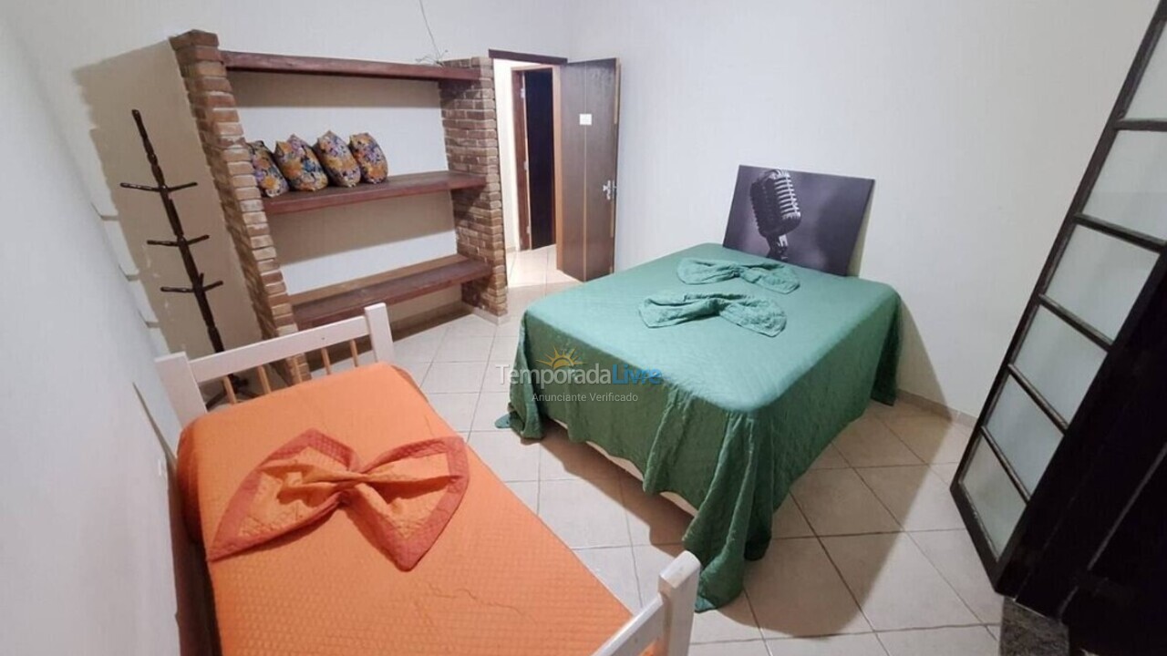 Casa para aluguel de temporada em Caraguatatuba (Massaguaçu)