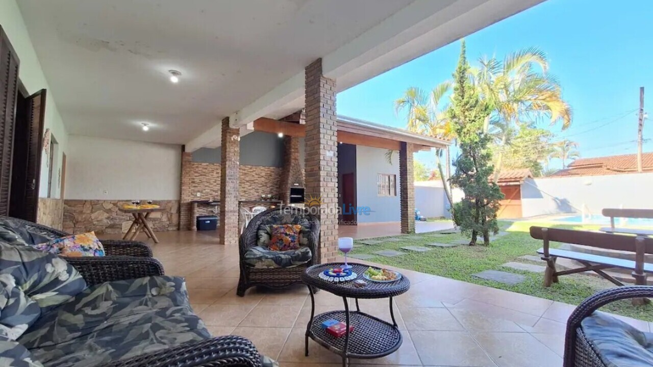 Casa para aluguel de temporada em Caraguatatuba (Massaguaçu)