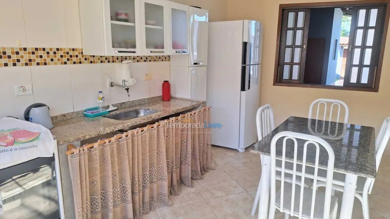 Casa para aluguel de temporada em Caraguatatuba (Massaguaçu)