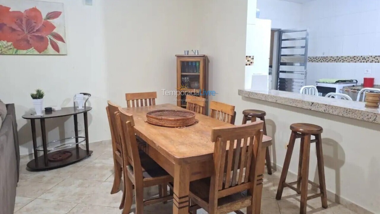 Casa para aluguel de temporada em Caraguatatuba (Massaguaçu)