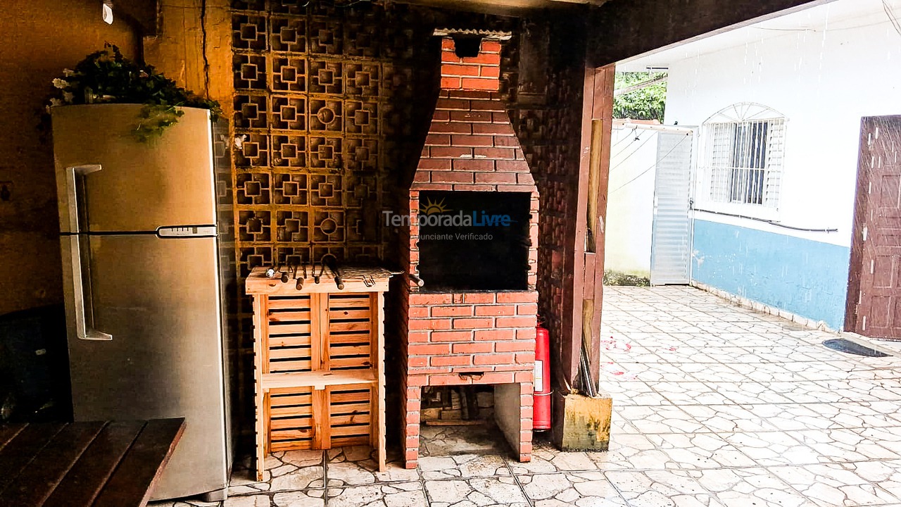 House for vacation rental in Praia Grande (Vila Mirim)