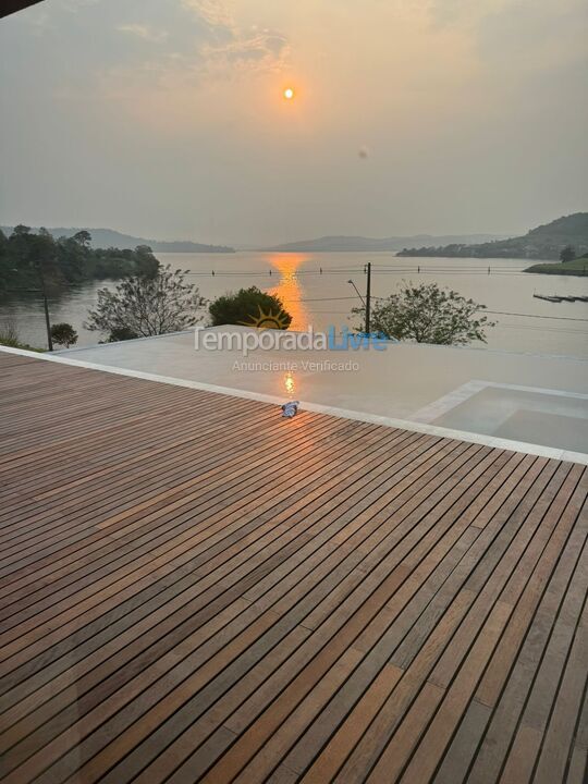 Casa para aluguel de temporada em São Jorge D'oeste (Residencial águas Claras)