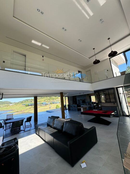 Casa para aluguel de temporada em São Jorge D'oeste (Residencial águas Claras)