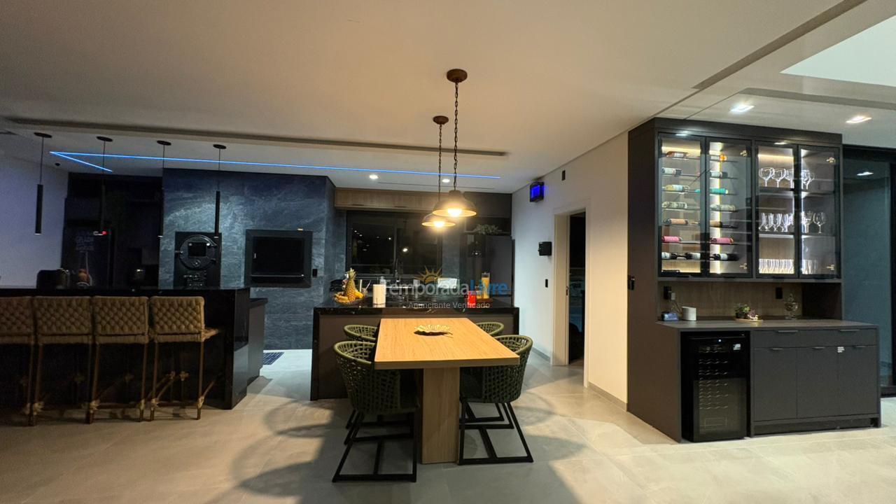 Casa para aluguel de temporada em São Jorge D'oeste (Residencial águas Claras)