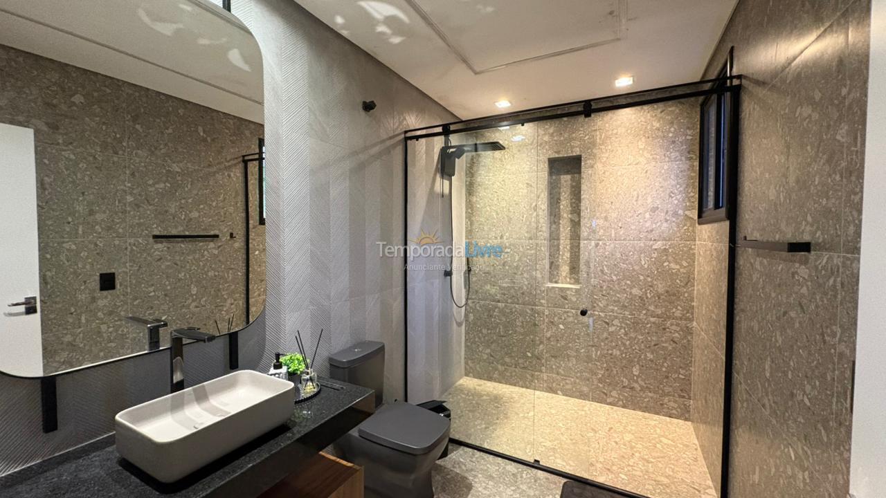 Casa para aluguel de temporada em São Jorge D'oeste (Residencial águas Claras)