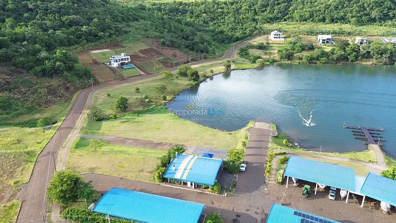 Casa para aluguel de temporada em São Jorge D'oeste (Residencial águas Claras)