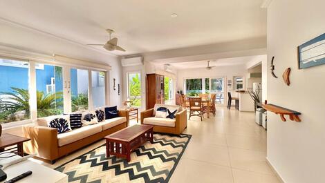 House in a gated community on Baleia Beach - Holidays