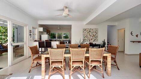 House in a gated community on Baleia Beach - Holidays