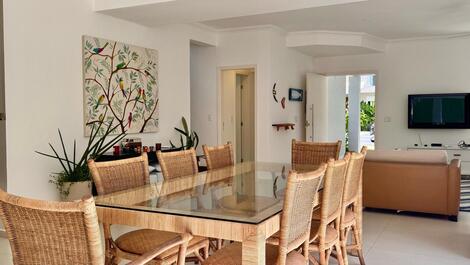 House in a gated community on Baleia Beach - Holidays