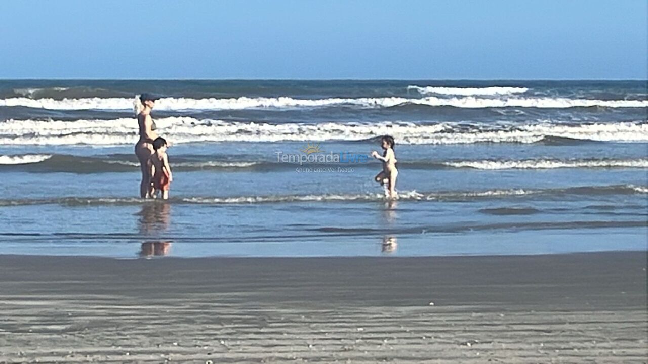 Casa para aluguel de temporada em Peruíbe (Parque Turistico)