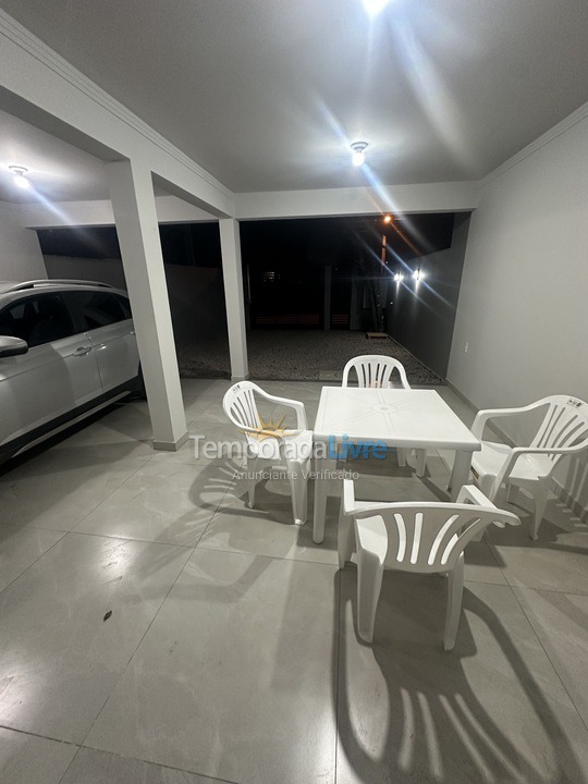 Casa para aluguel de temporada em Bombinhas (Mariscal E Canto Grande)