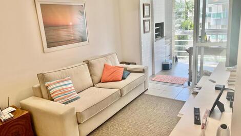 Apartment 2 blocks from the beach. Riviera de São Lourenço