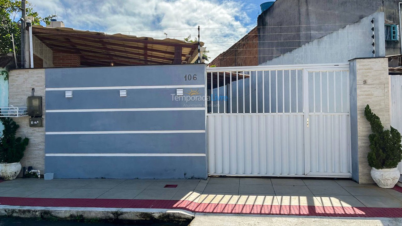Casa para aluguel de temporada em Guarapari (Praia do Morro)