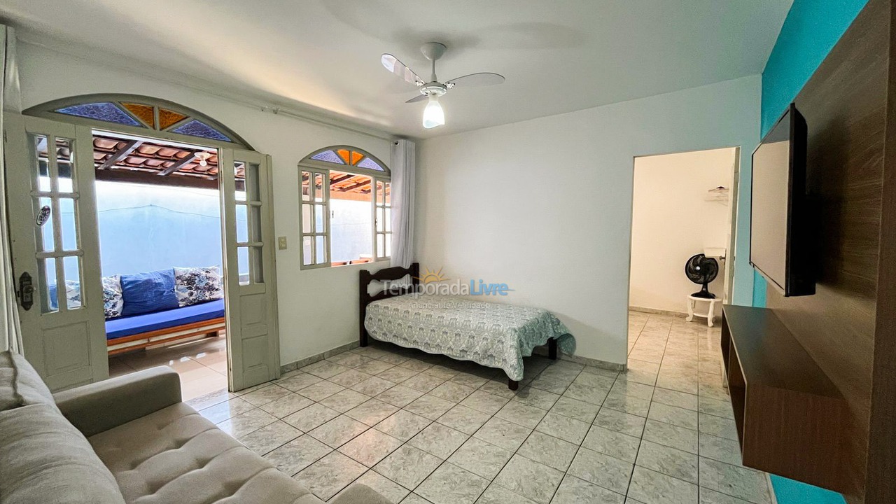 Casa para aluguel de temporada em Guarapari (Praia do Morro)