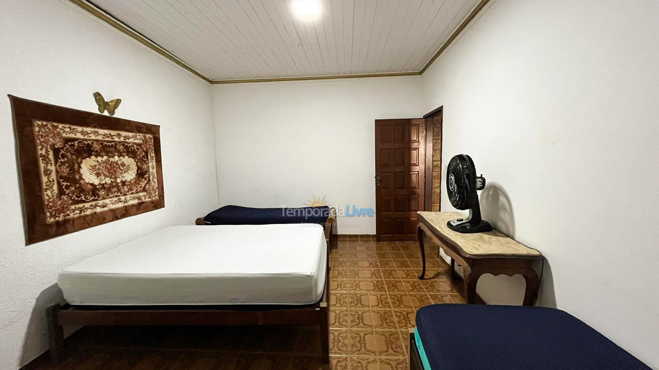 Casa para aluguel de temporada em Guarapari (Praia do Morro)