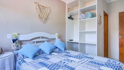 Apartamento a 1km da praia Grande com sacada Gourmet