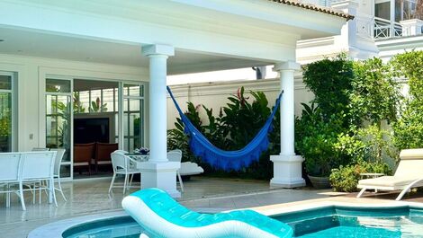 CASA BELLA A POUCOS PASSOS DA PRAIA DE JUQUEHY