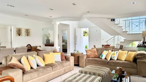 CASA BELLA A POUCOS PASSOS DA PRAIA DE JUQUEHY