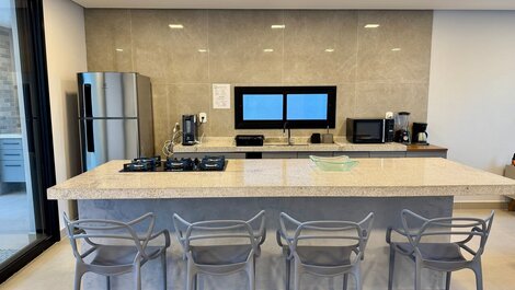 House with Pool in Gated Community • 400m from the Beach