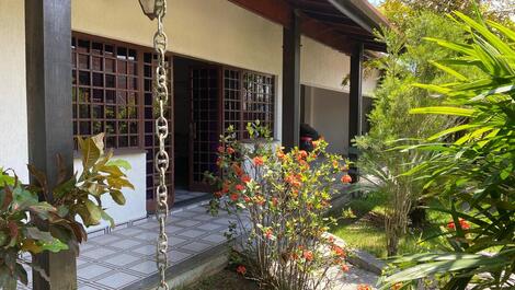 Mansión frente al mar con piscina y 4 suites, cerca del centro comercial y la playa