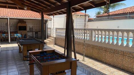 Mansión frente al mar con piscina y 4 suites, cerca del centro comercial y la playa