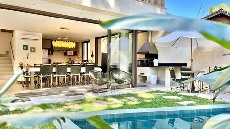 CASA EM CONDOMINIO VISTA PARA O MAR