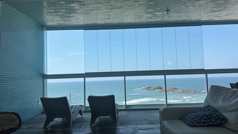 Apartment with ocean view, cozy for the whole family!