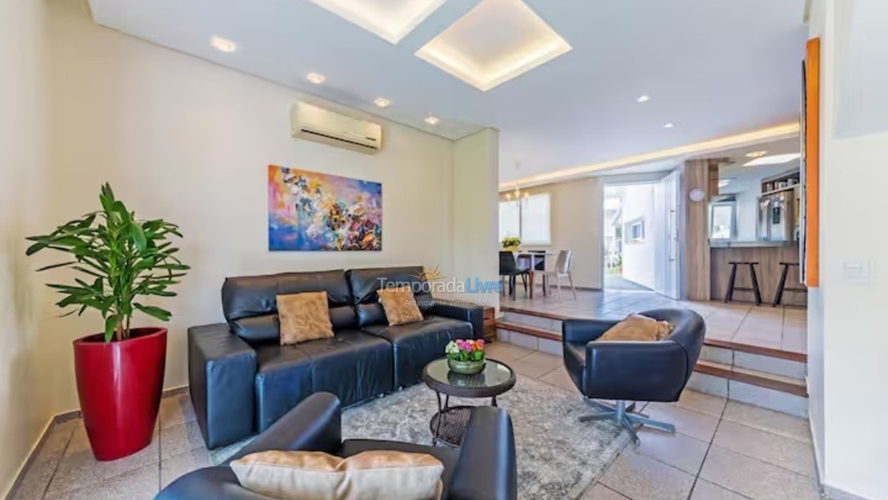 House for vacation rental in Florianópolis (Praia da Daniela)