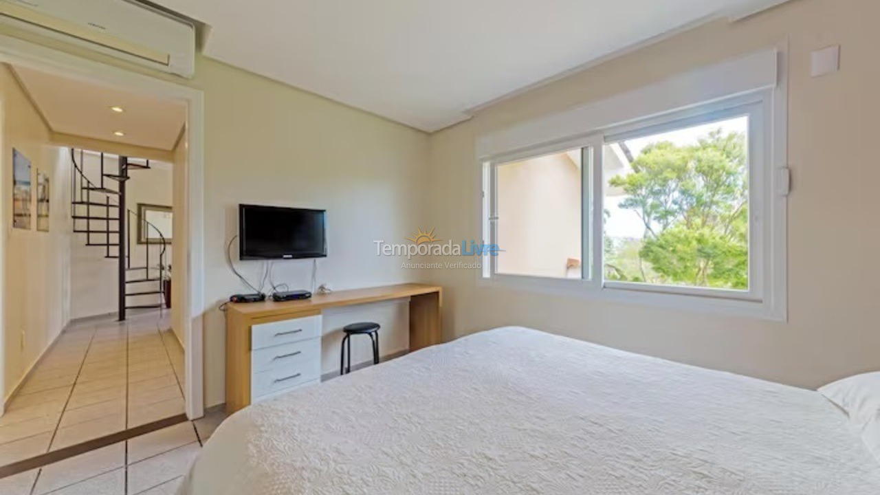 House for vacation rental in Florianópolis (Praia da Daniela)