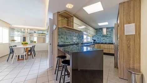 Casa com piscina aquecida beira mar praia Daniela Pontal de Jurerê