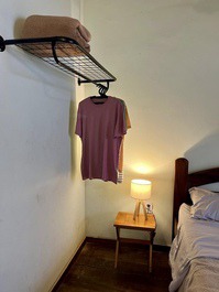 Cabo Frio: Ropa de cama, Wi-Fi, TV por cable, estacionamiento, a 450m de la playa.