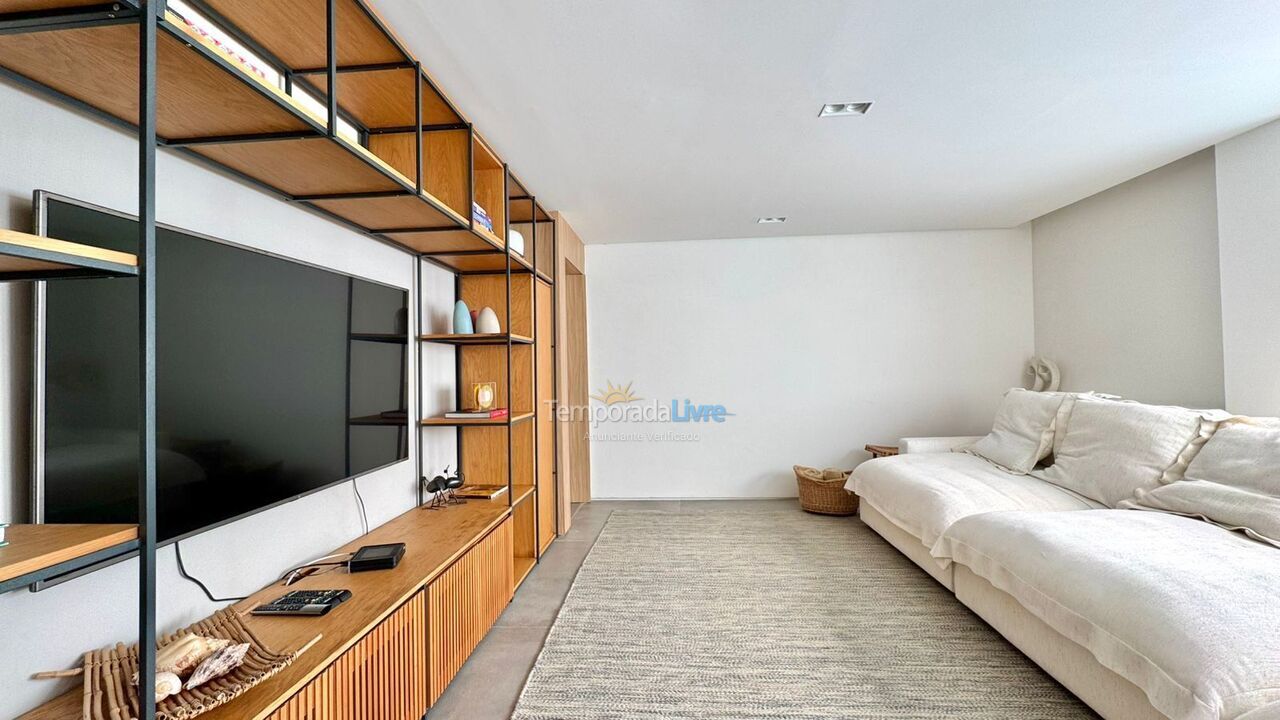 Casa para aluguel de temporada em São Sebastião (Praia da Baleia)