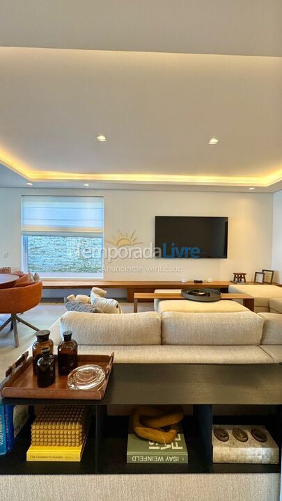 Casa para aluguel de temporada em São Sebastião (Praia da Baleia)