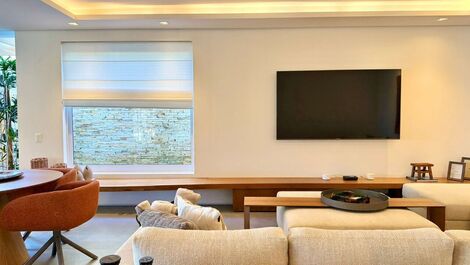 Casa na PRAIA DA BALEIA FRENTE AO MAR.