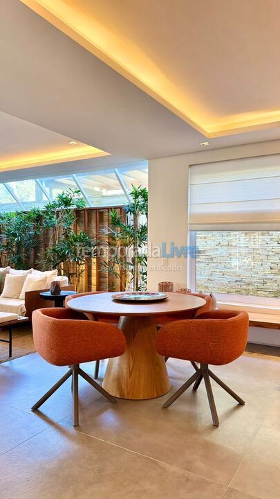 Casa para aluguel de temporada em São Sebastião (Praia da Baleia)